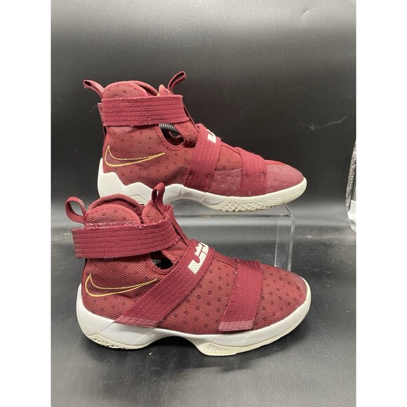 Nike Lebron Soldier 10 Ten 845121–668 Basketball Shoes Red Maroon Wine Gold 4.5Y - Picture 1 of 7